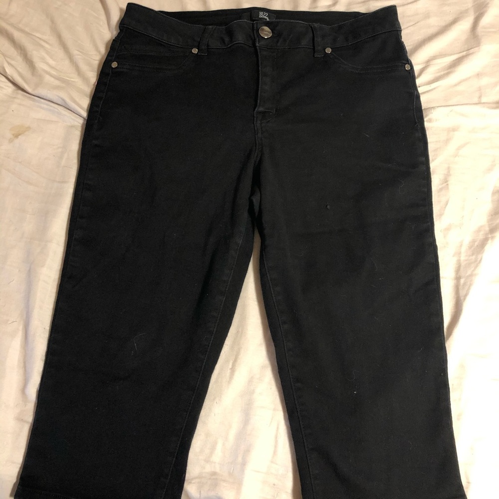 1882 Black Denim Capris